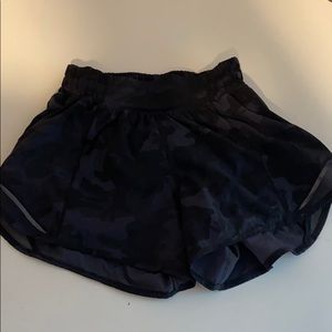 COPY - BARELY WORN LULULEMON SHORTS
